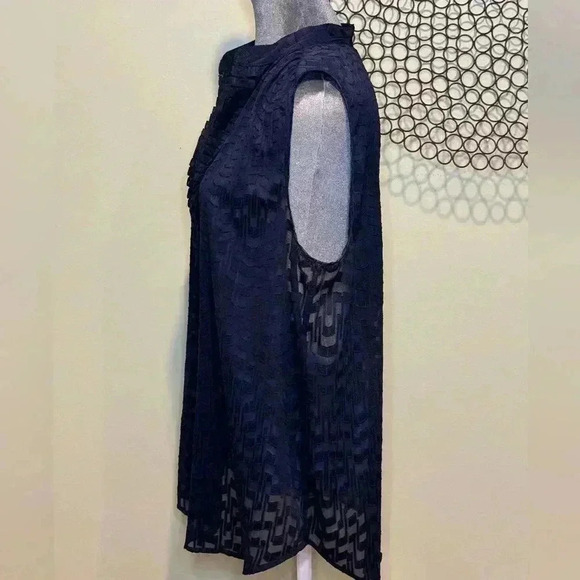 Ann Taylor - Sleeveless see through pattern shirt navy blue - Size Large - Picture 4 of 6